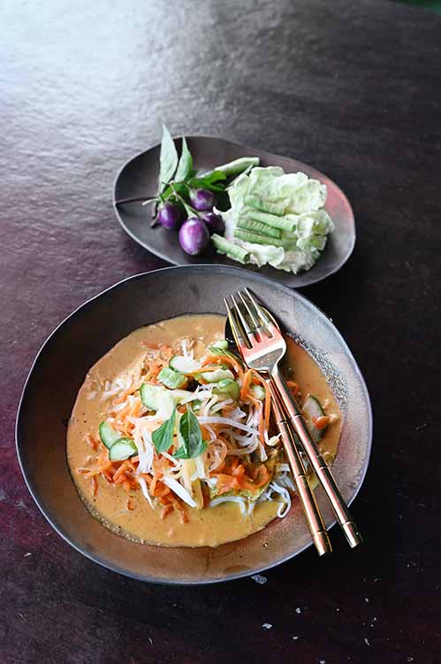 handcrafted artisan ceramic dinnerware