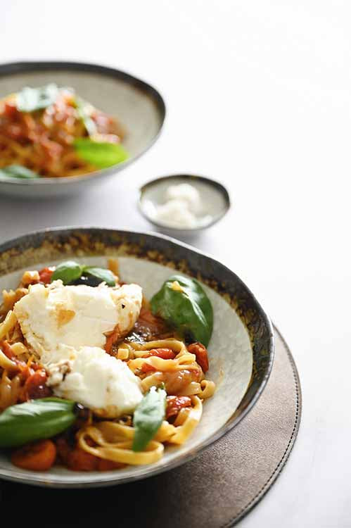 Ceramic tableware in singapore