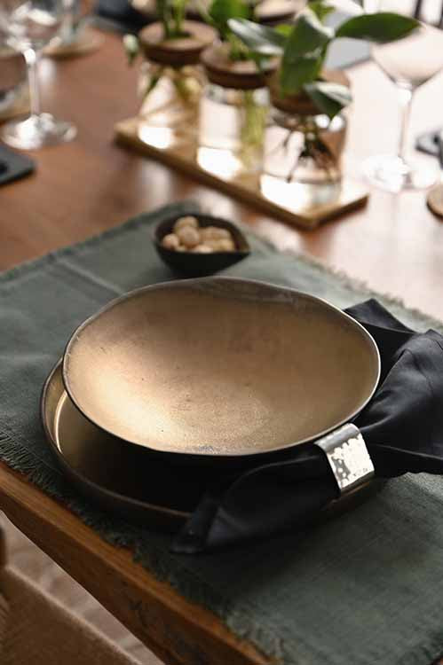 handcrafted ceramic dinnerware