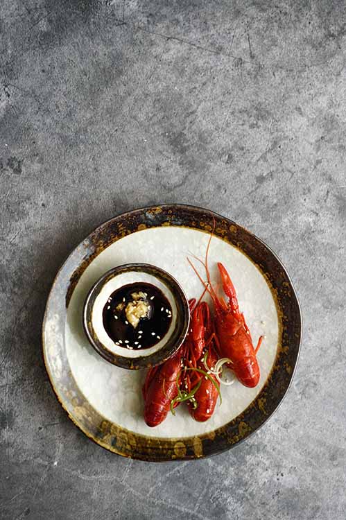 Handcrafted dinnerware in Singapore