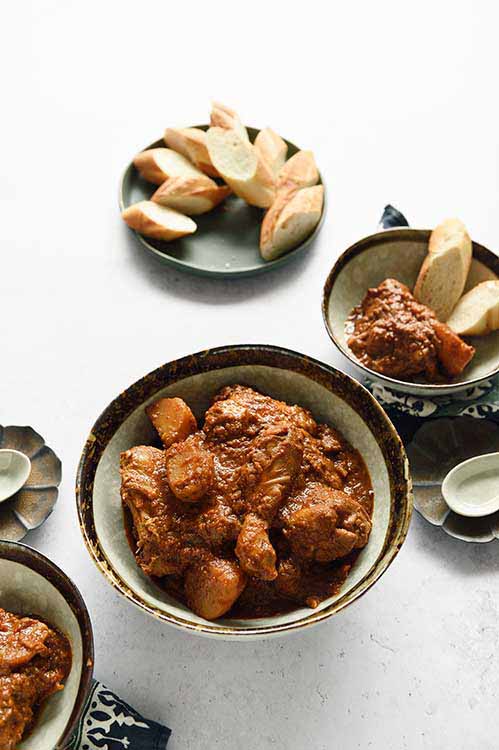 Handcrafted dinnerware in Singapore