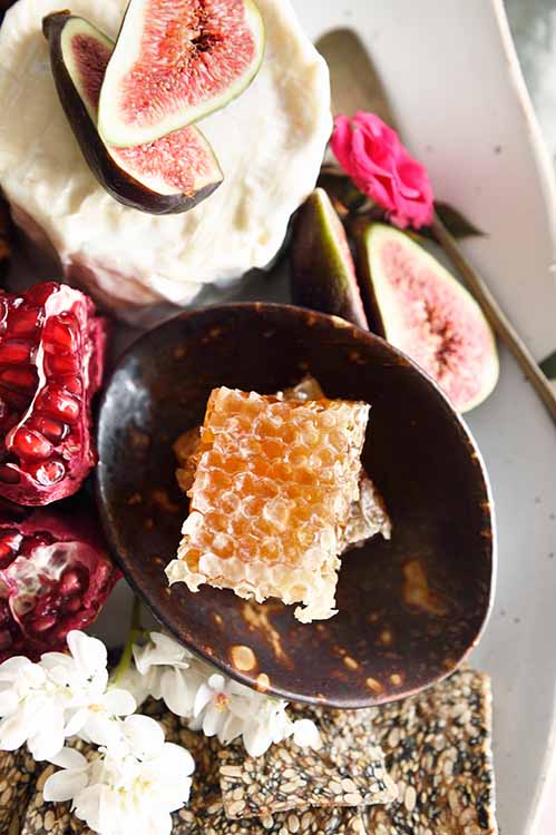 Tableware Handmade Free-Form Shell Dipping Dish