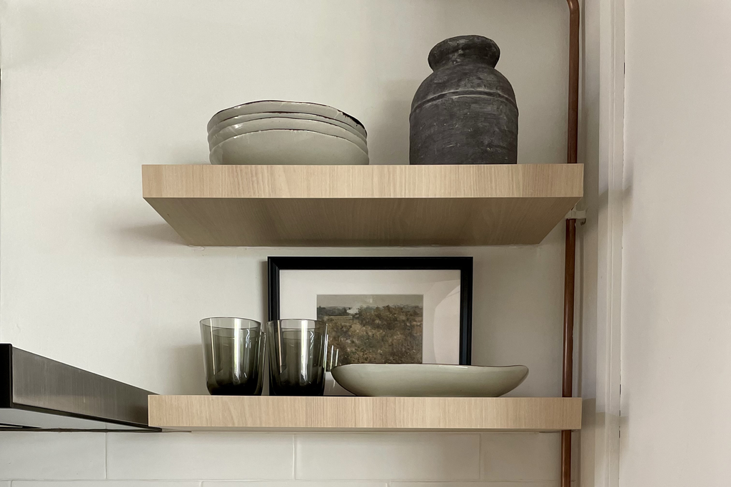 Tips on styling your kitchen shelfie with @sixthfloor.revival