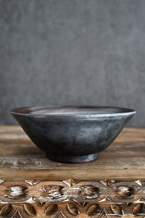 "Elegant luxury ramen bowl in artisanal stoneware, ideal for hosting or gifting during festive occasions in Singapore"